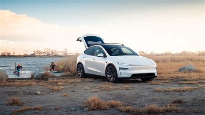 Are Tesla reservations refundable