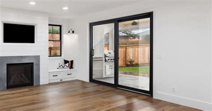 Can sliding door glass be replaced