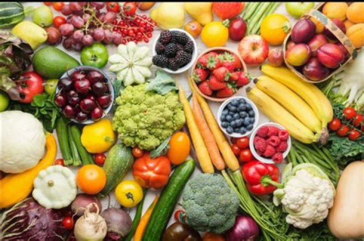 Can we eat fruits and vegetables together