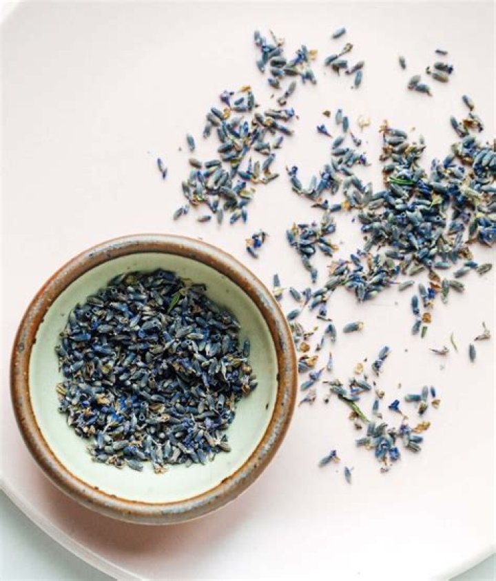 Can you eat dried lavender