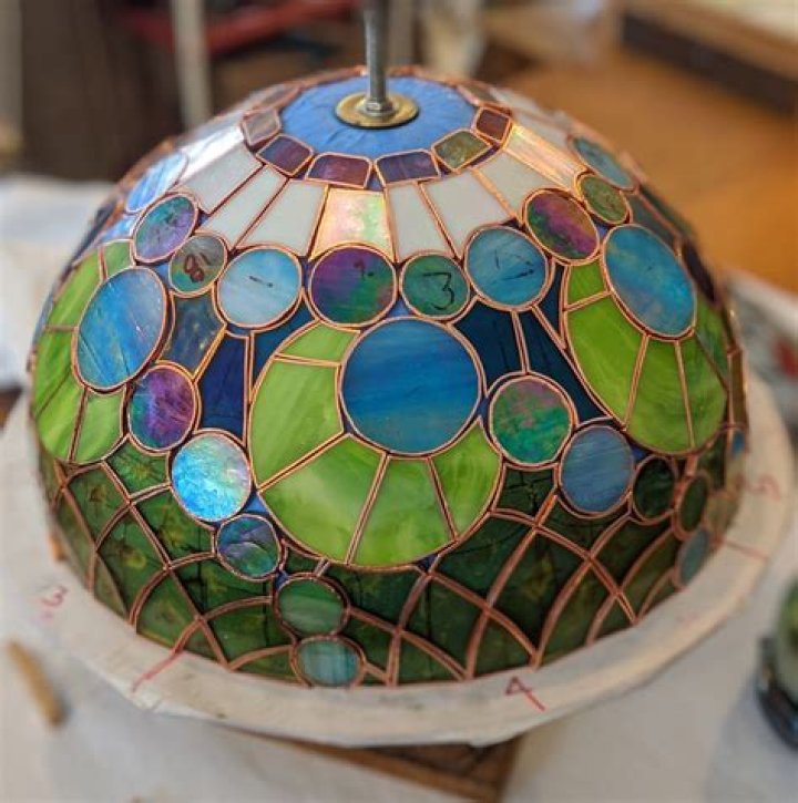 Can you paint a stained glass lamp