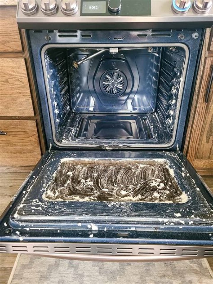 Can you put a pie back in the oven after cooling