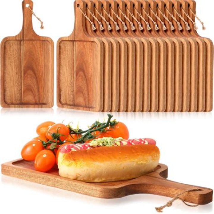 Can you put raw chicken on a wooden cutting board