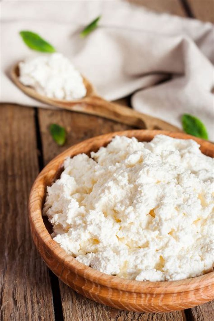 Can you substitute sour cream for ricotta