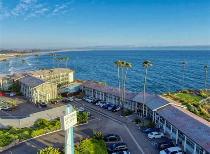 Can you swim at Pismo Beach
