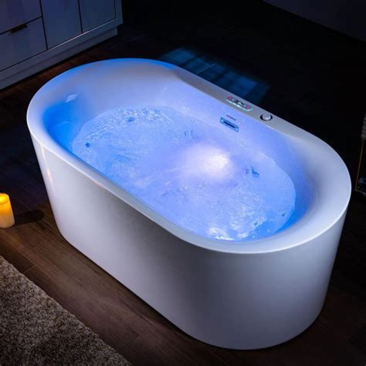 Do hot tubs make a lot of noise