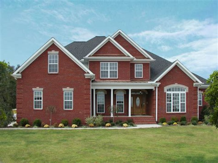 Do houses look better without shutters