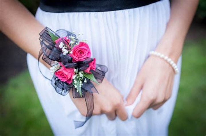 Do I need a corsage for Homecoming