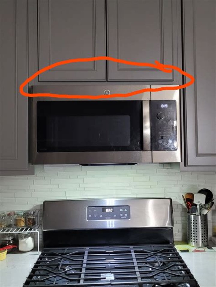 Do microwaves have exhaust fans