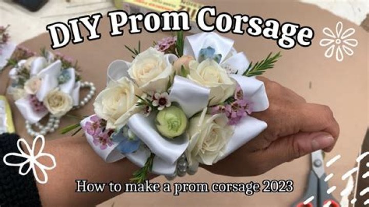 Do people get corsages for Homecoming