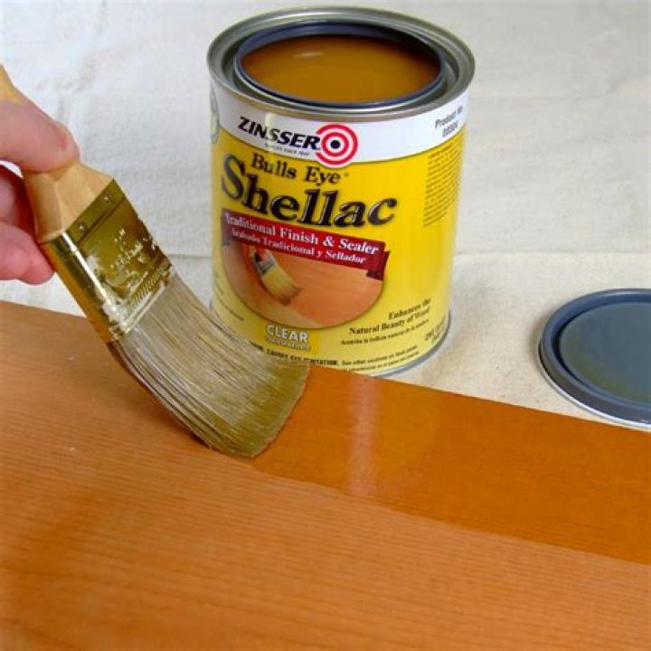 Does clear shellac yellow