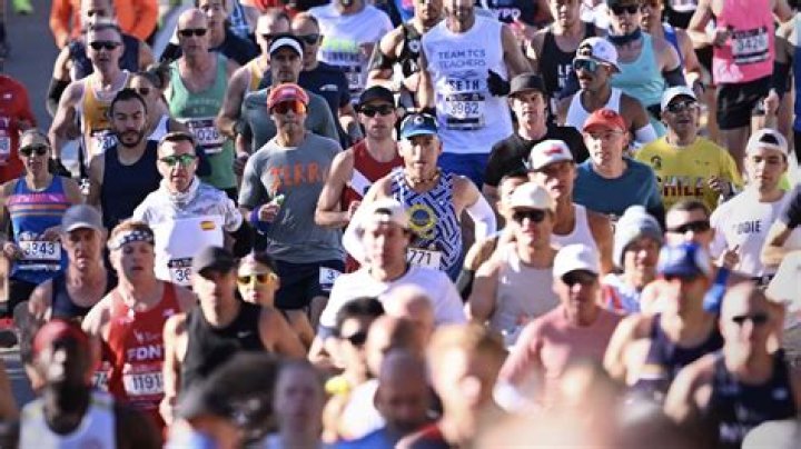 Does Eddie Izzard really run marathons