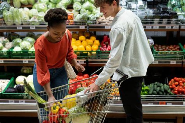 Does FDA regulate grocery stores