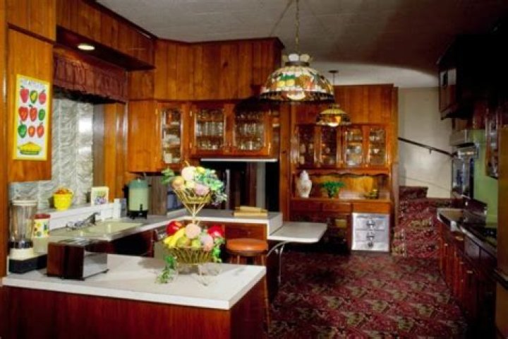 Does Graceland have a restaurant