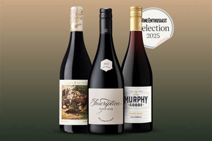Does Pinots Palette provide wine