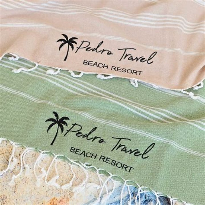 Does zoombezi Bay have towels