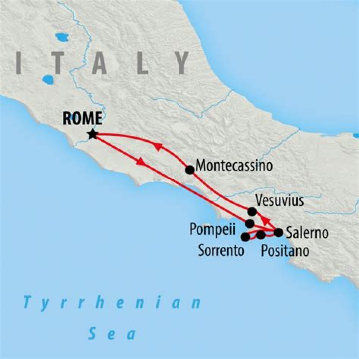 How close was Pompeii to the sea