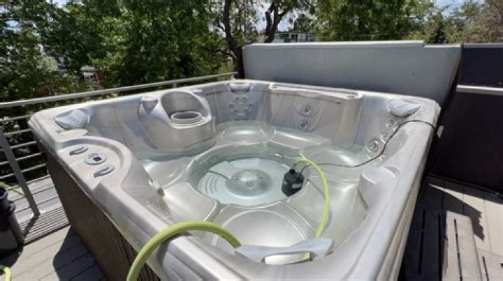 How do I know if my hot tub pump is bad