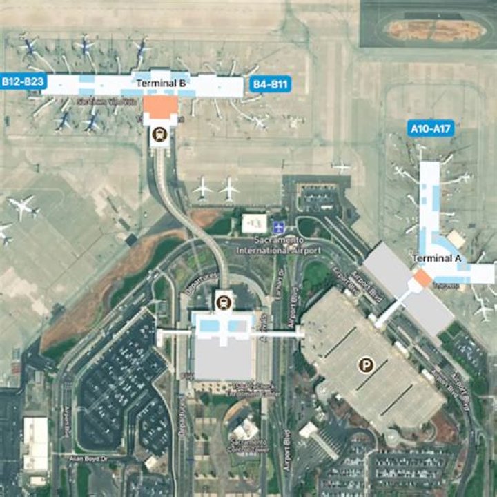 How do I pay for parking at Sacramento airport