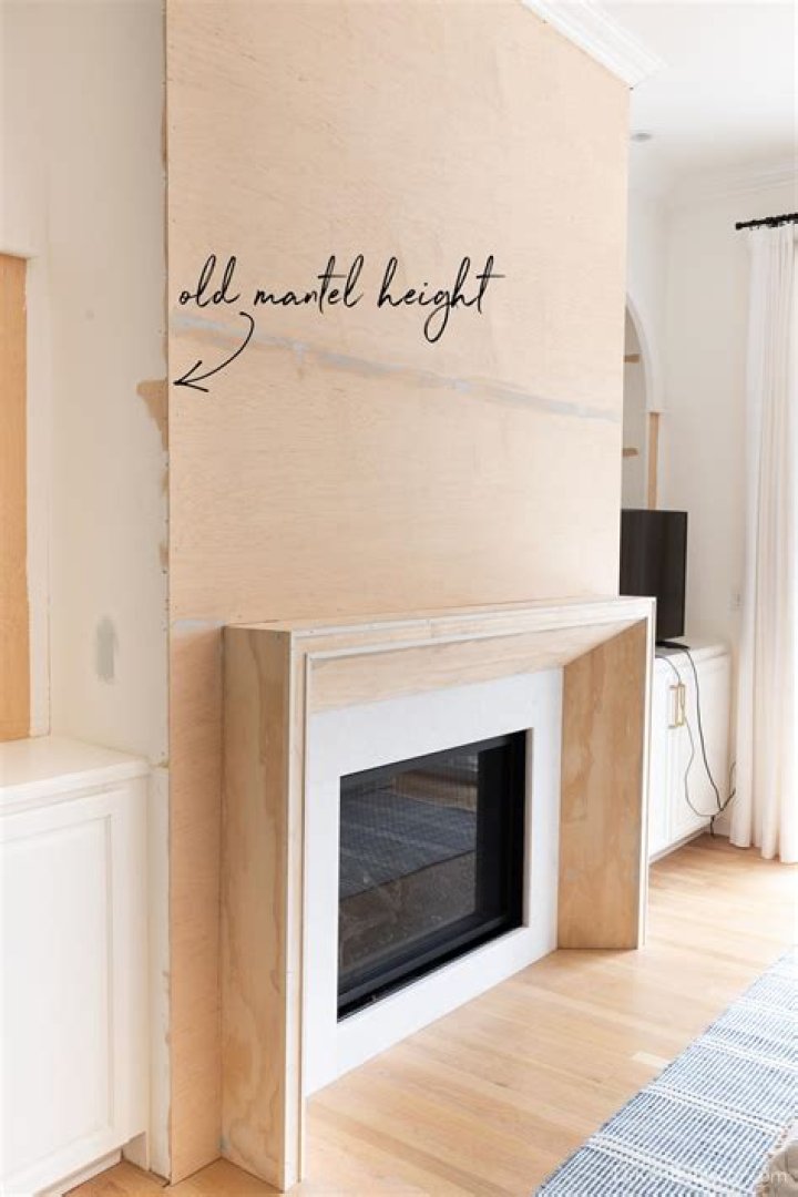 How do you build a desk hutch