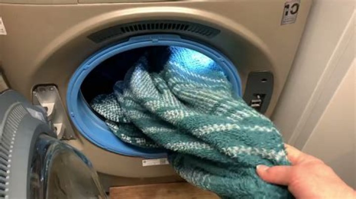 How do you felt a wool blanket in the washing machine