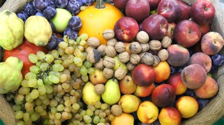 How do you harvest seeds from fruits and vegetables
