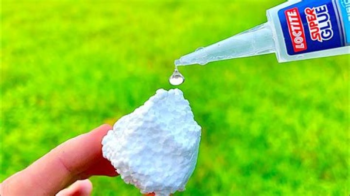 How do you make glue paste