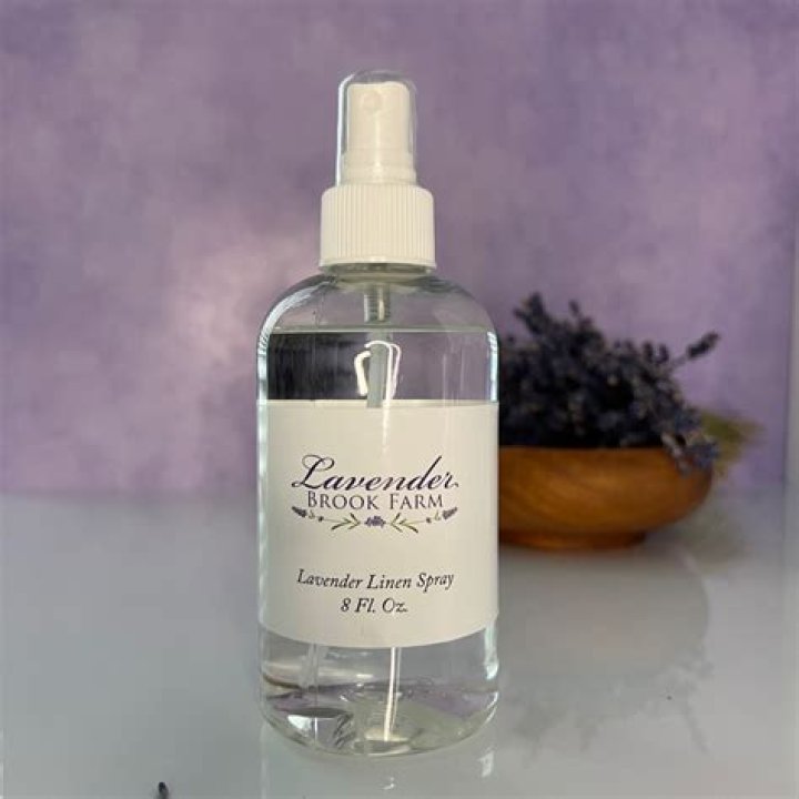 How do you make lavender spray for pillows