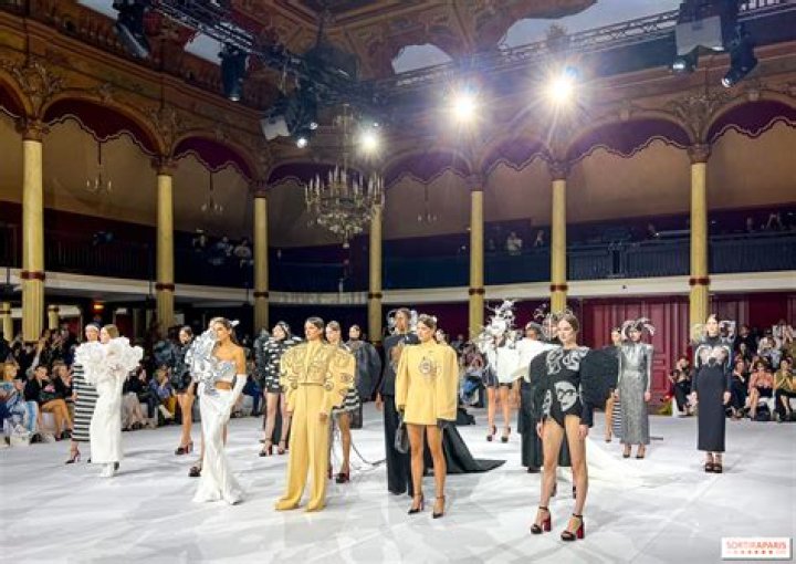 How do you present a fashion show