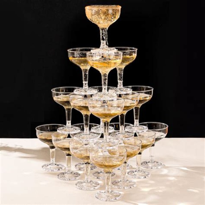 How do you store champagne glasses