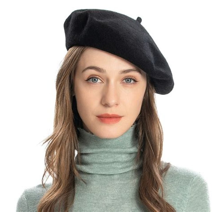 How do you wear a French beret hat