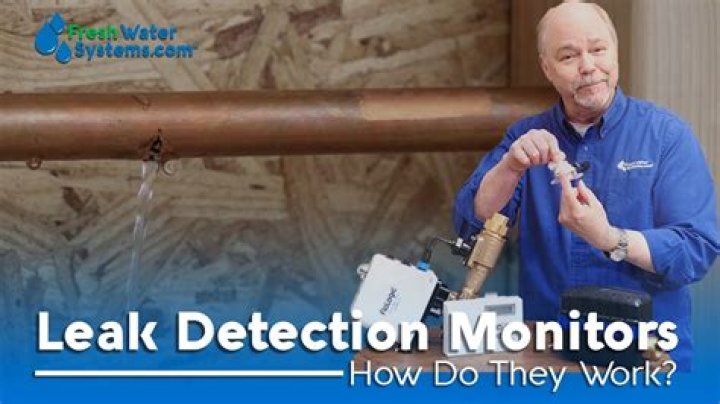 How does an electronic leak detector work