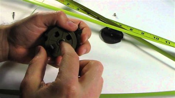 How does measuring tape work