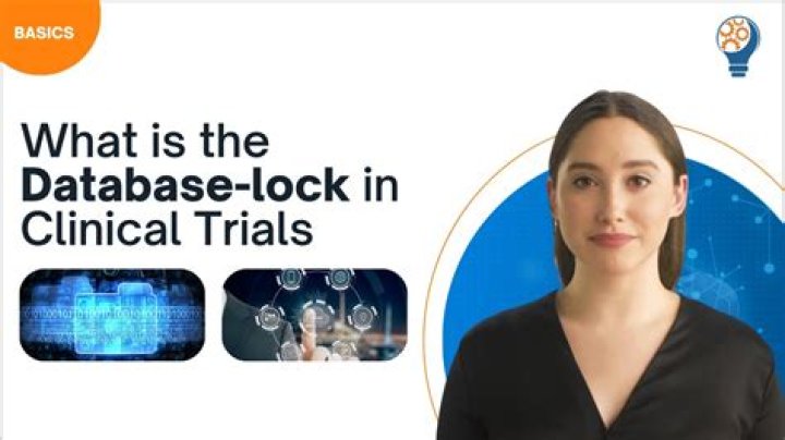 How does the Oracle database lock data