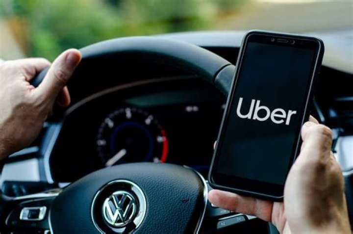 How does the Uber rental car program work