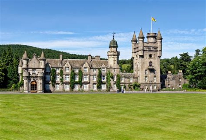 How far is Balmoral Castle from Edinburgh