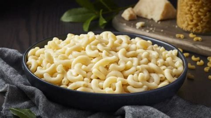 How many carbs are in a cup of cooked elbow macaroni
