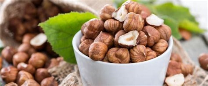 How many hazelnuts should you eat a day