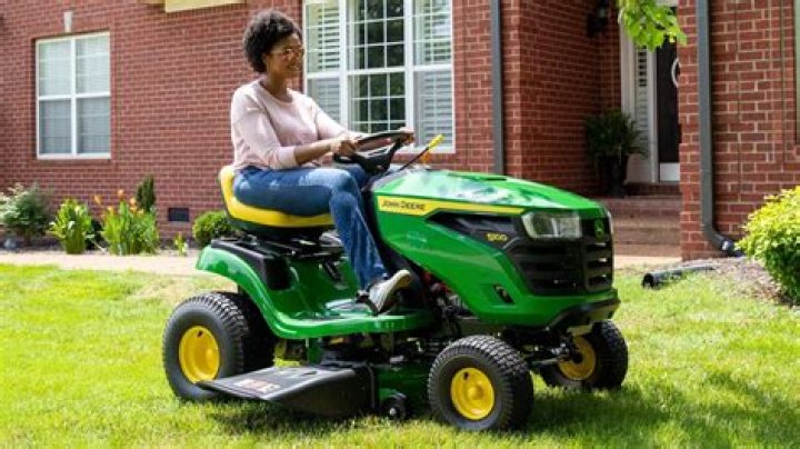 How many hours will a lawn tractor last