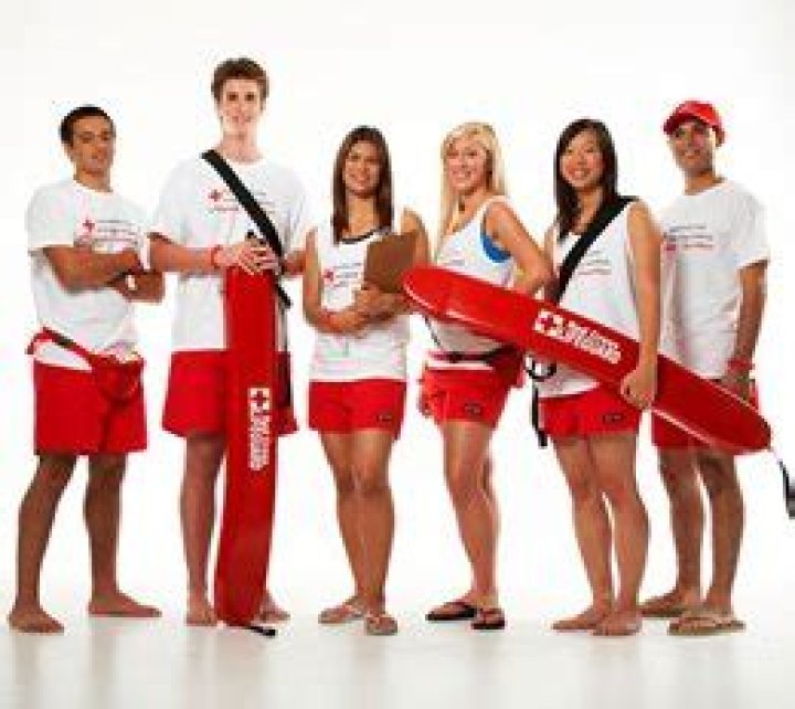 How many lifeguards die each year