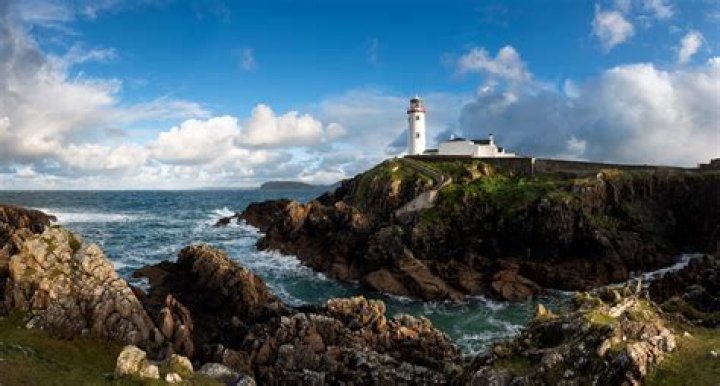 How many lighthouses are in Cornwall