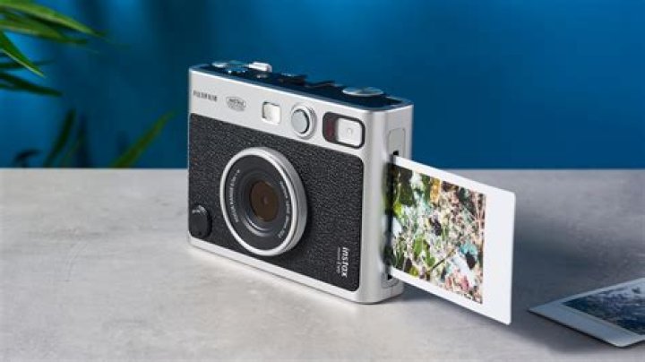 How many pictures can you take with a Fujifilm Instax