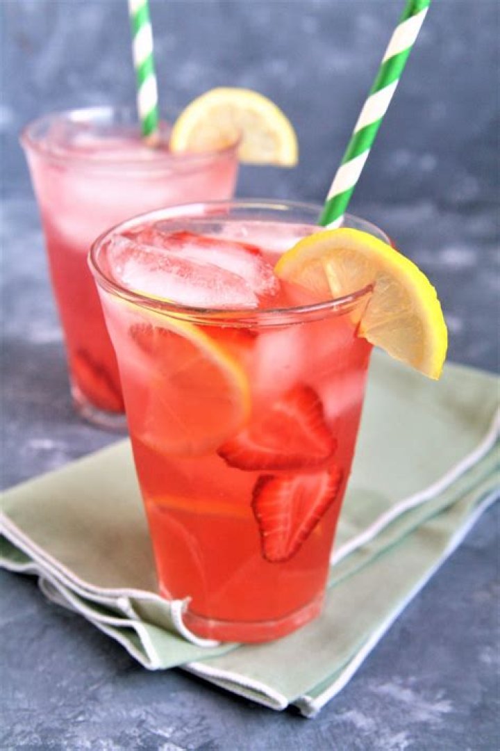 How much caffeine is in strawberry acai lemonade
