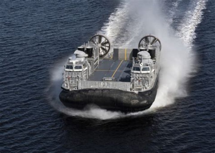 How much does an LCAC weigh