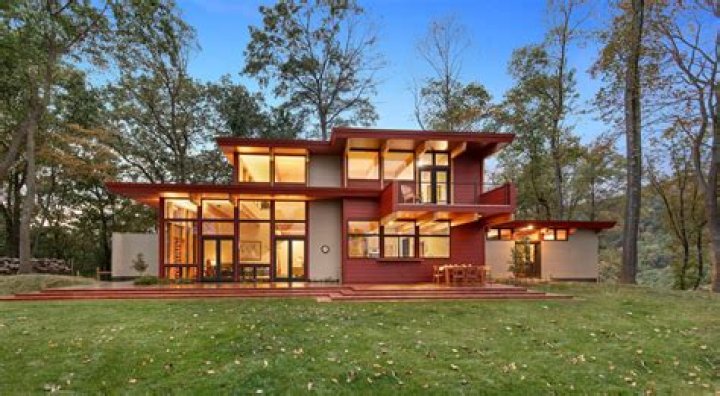 How much does it cost to build a Lindal Cedar home
