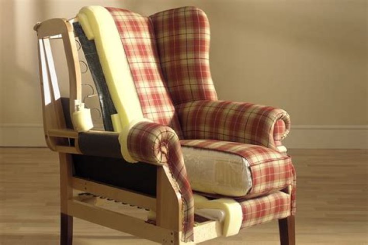 How much does it cost to reupholster an arm chair