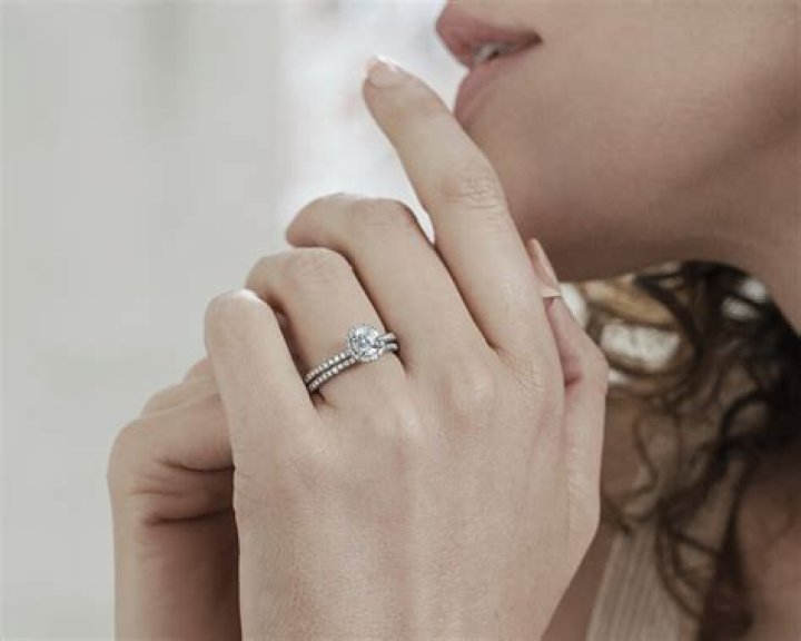 How much is a good engagement ring