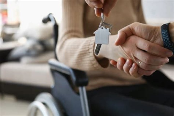 How much notice does a landlord have to give a tenant to move out in Florida