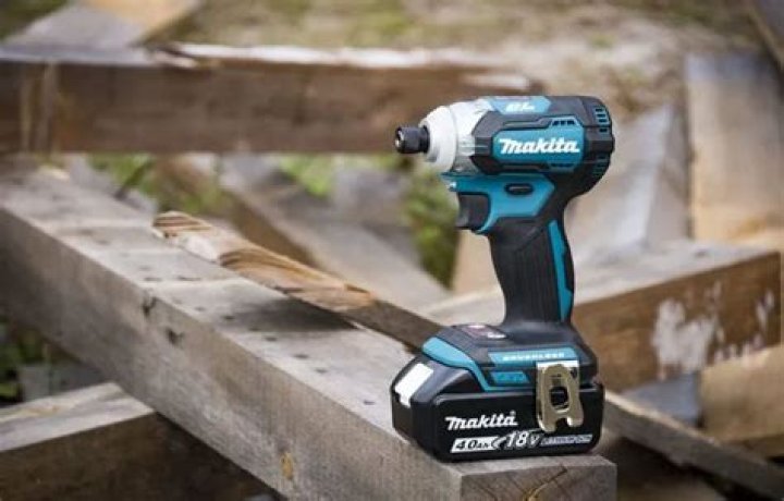 How much torque does a Makita impact driver have