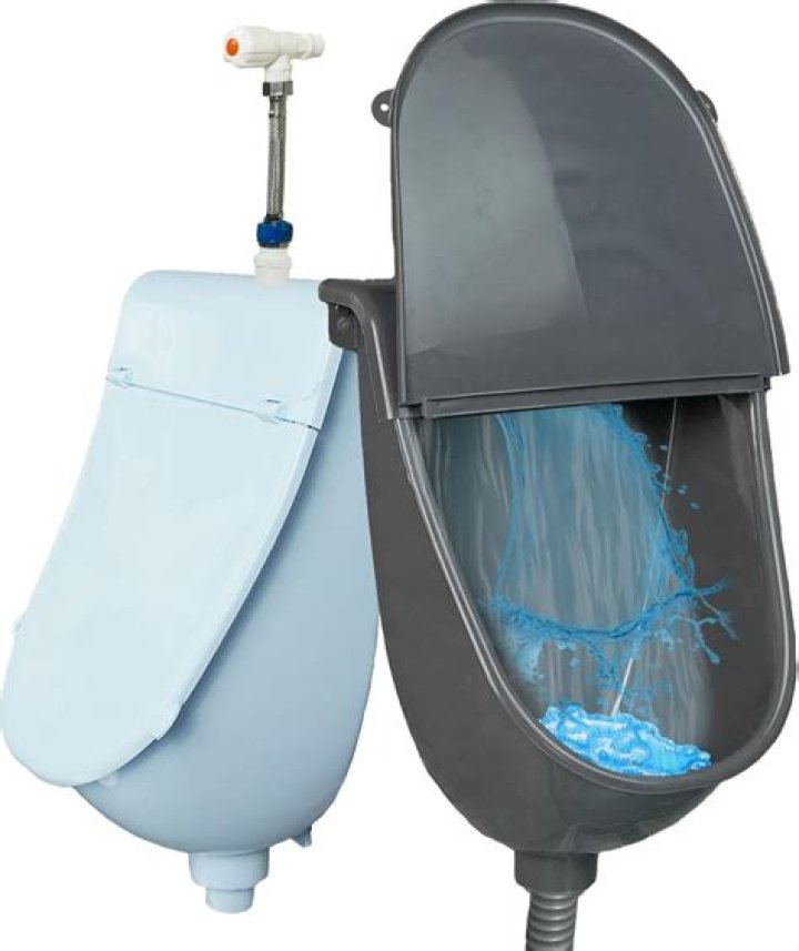 How much water does a urinal flush use